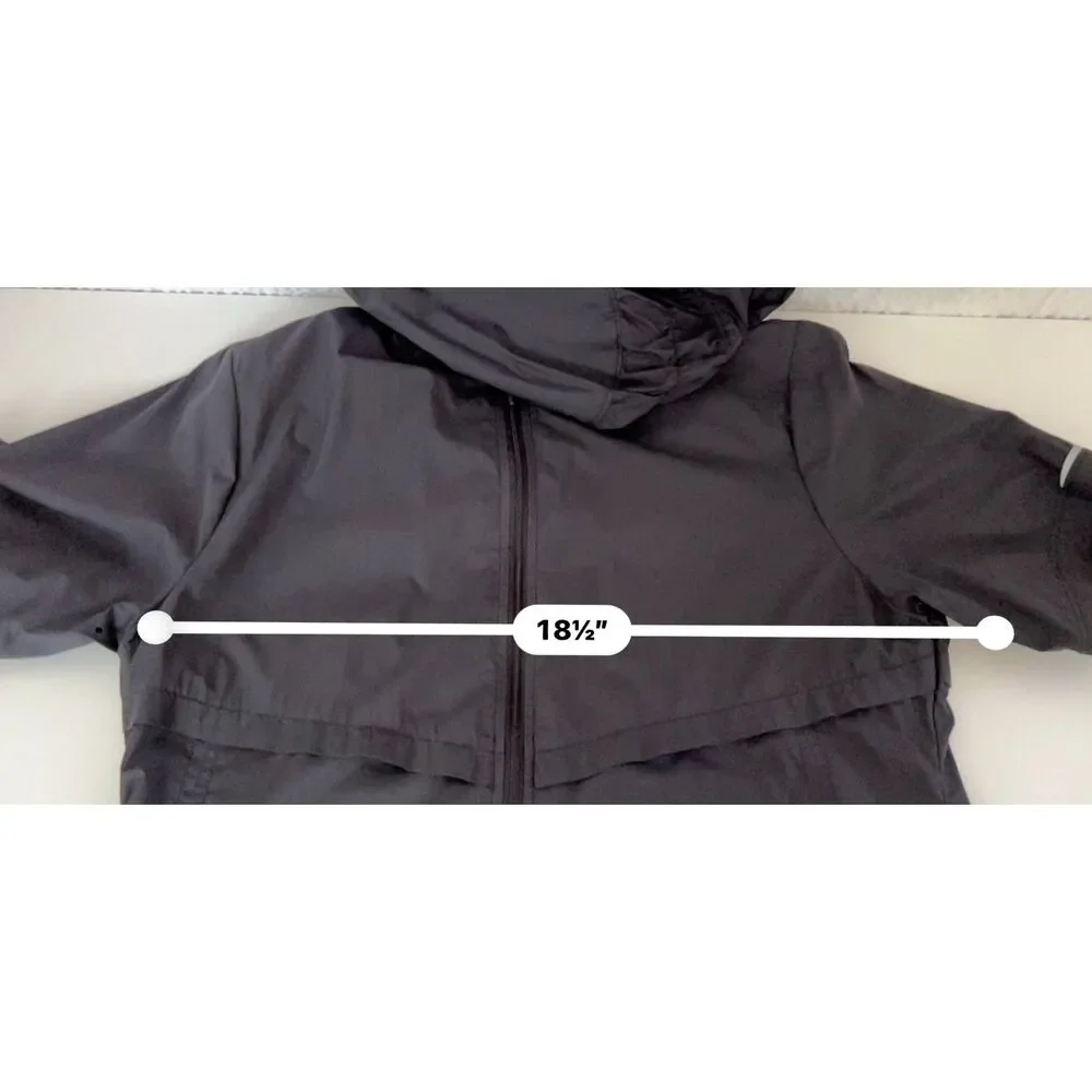 Saucony Women's Runshield Jacket. Size M.